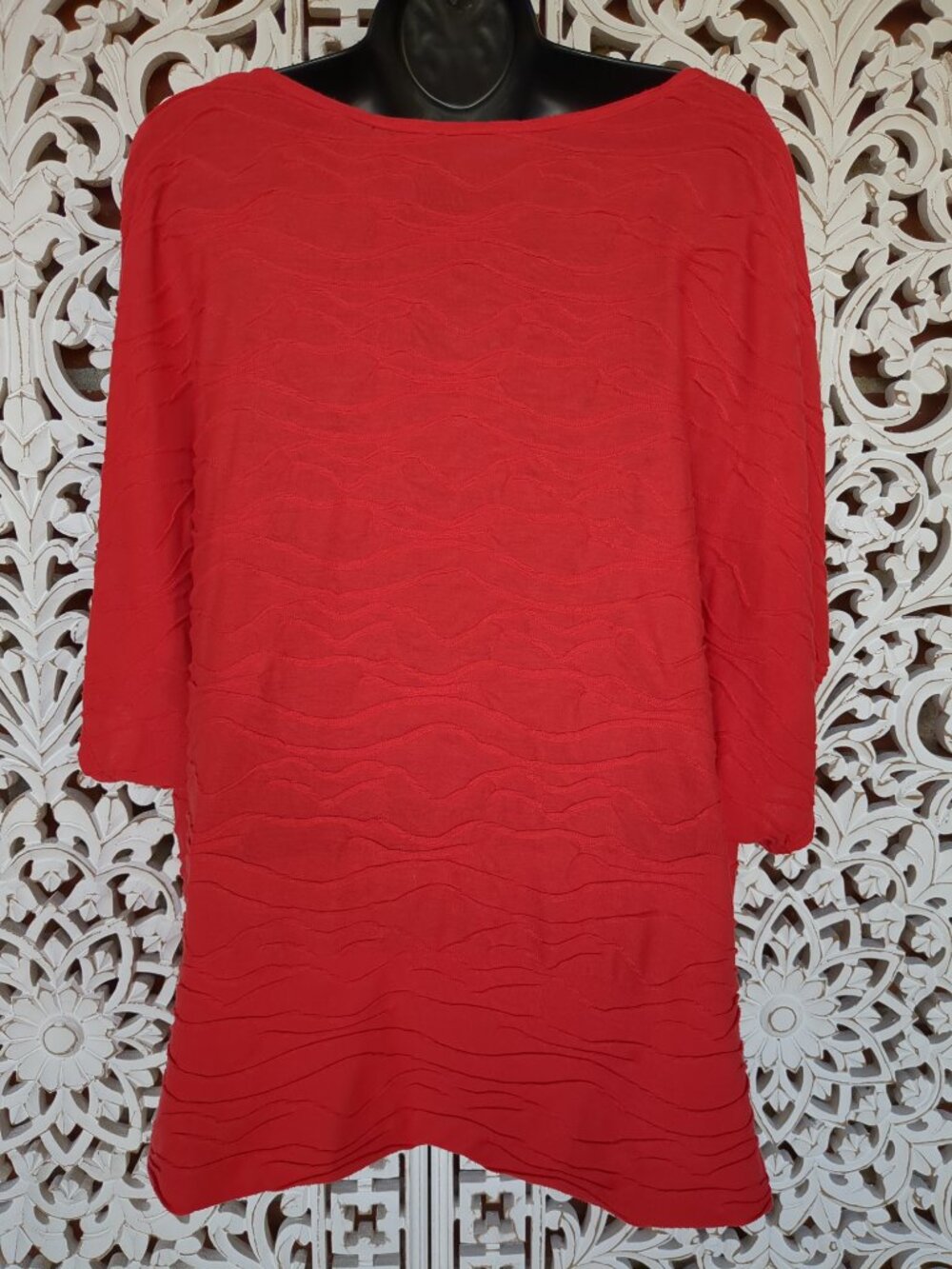 XL Flattering Red Top - Picture 4 of 9